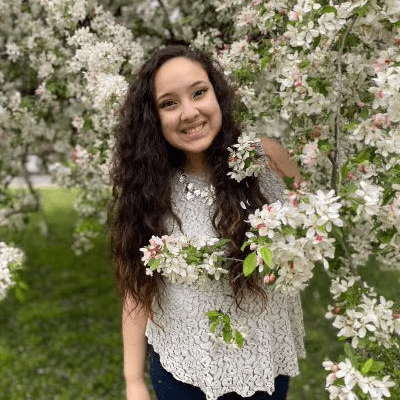 Portrait of Jennifer Valdez